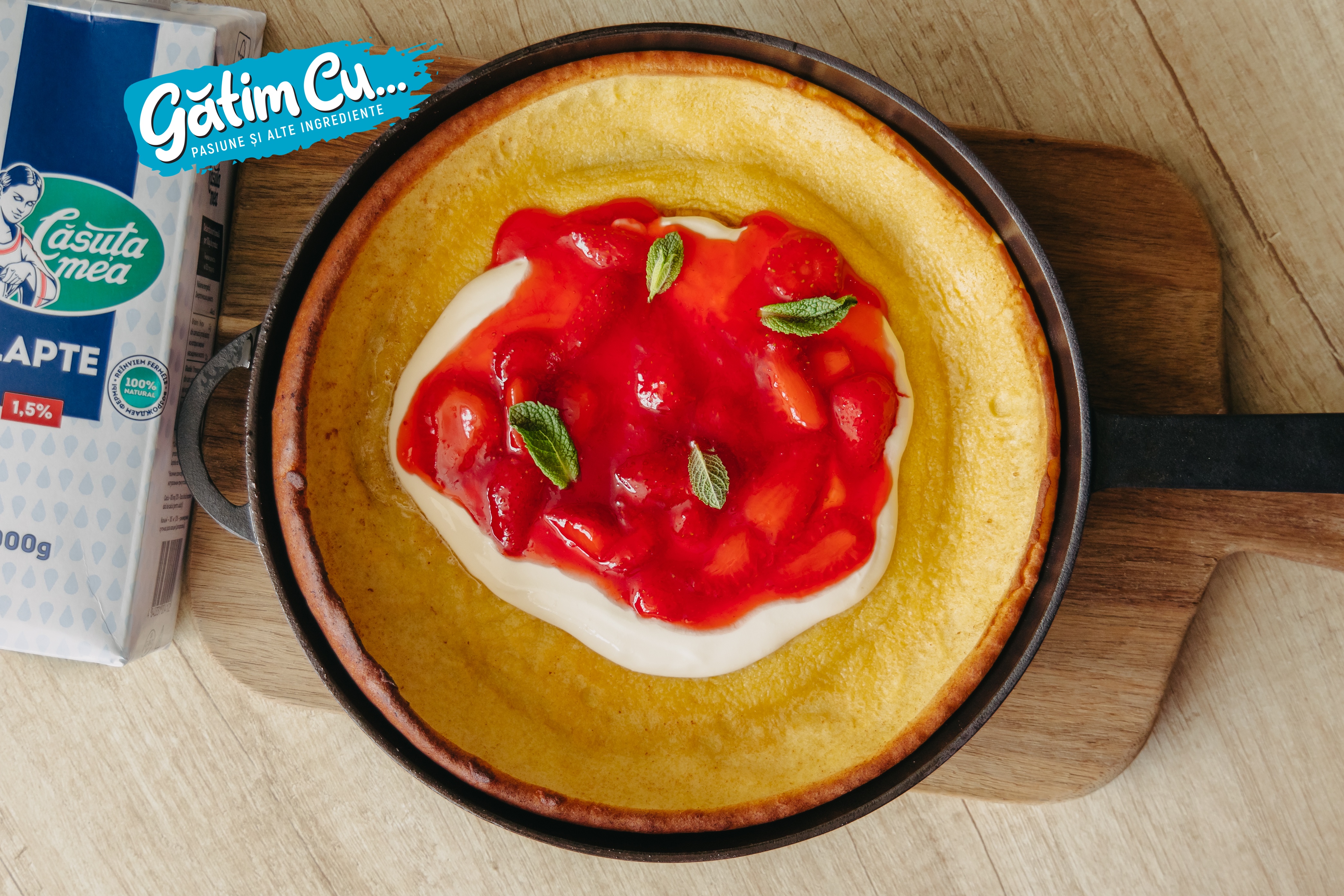 Блинчик датский с клубничным соусом