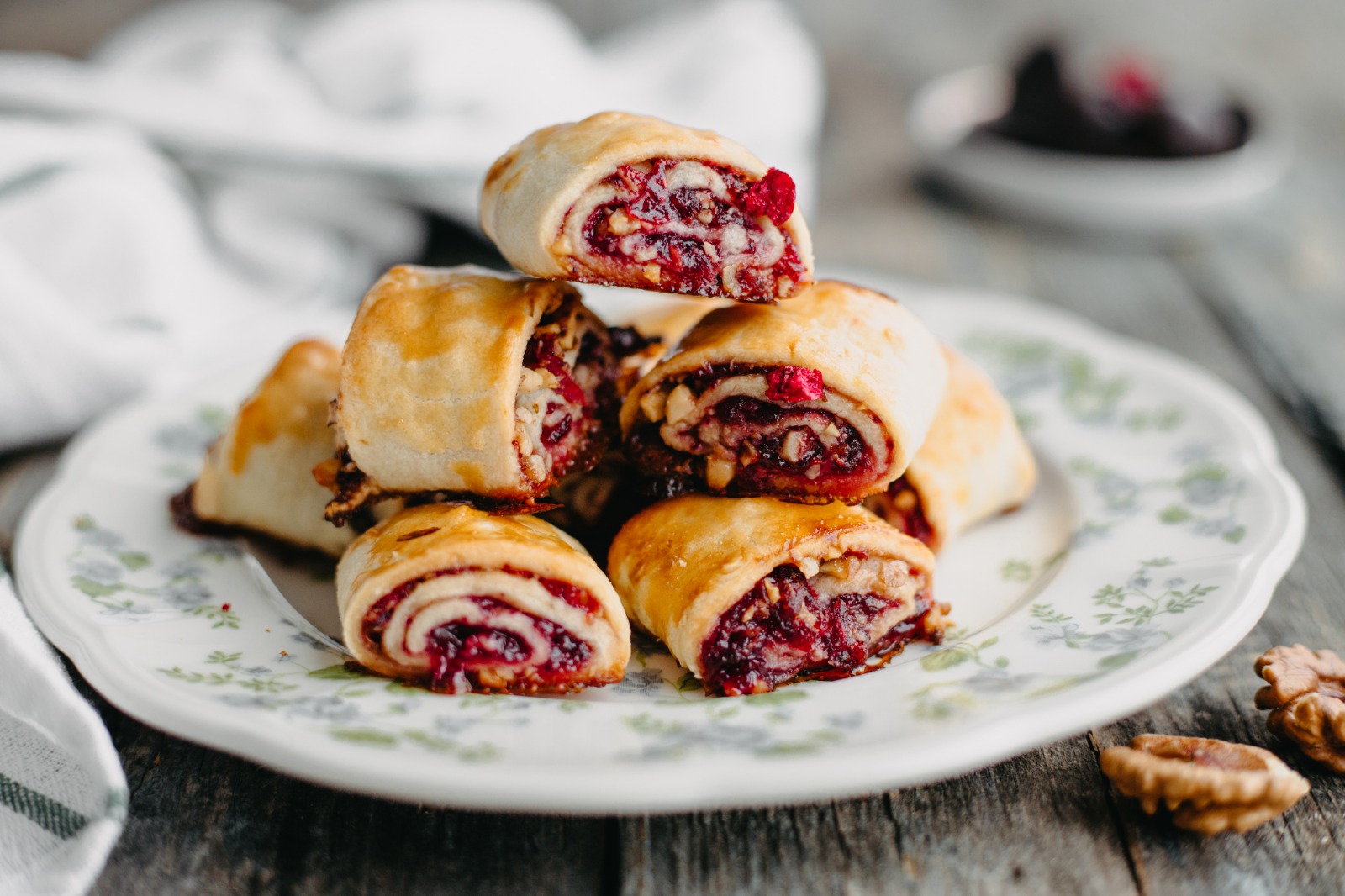 Печенье с грецкими орехами и улитками