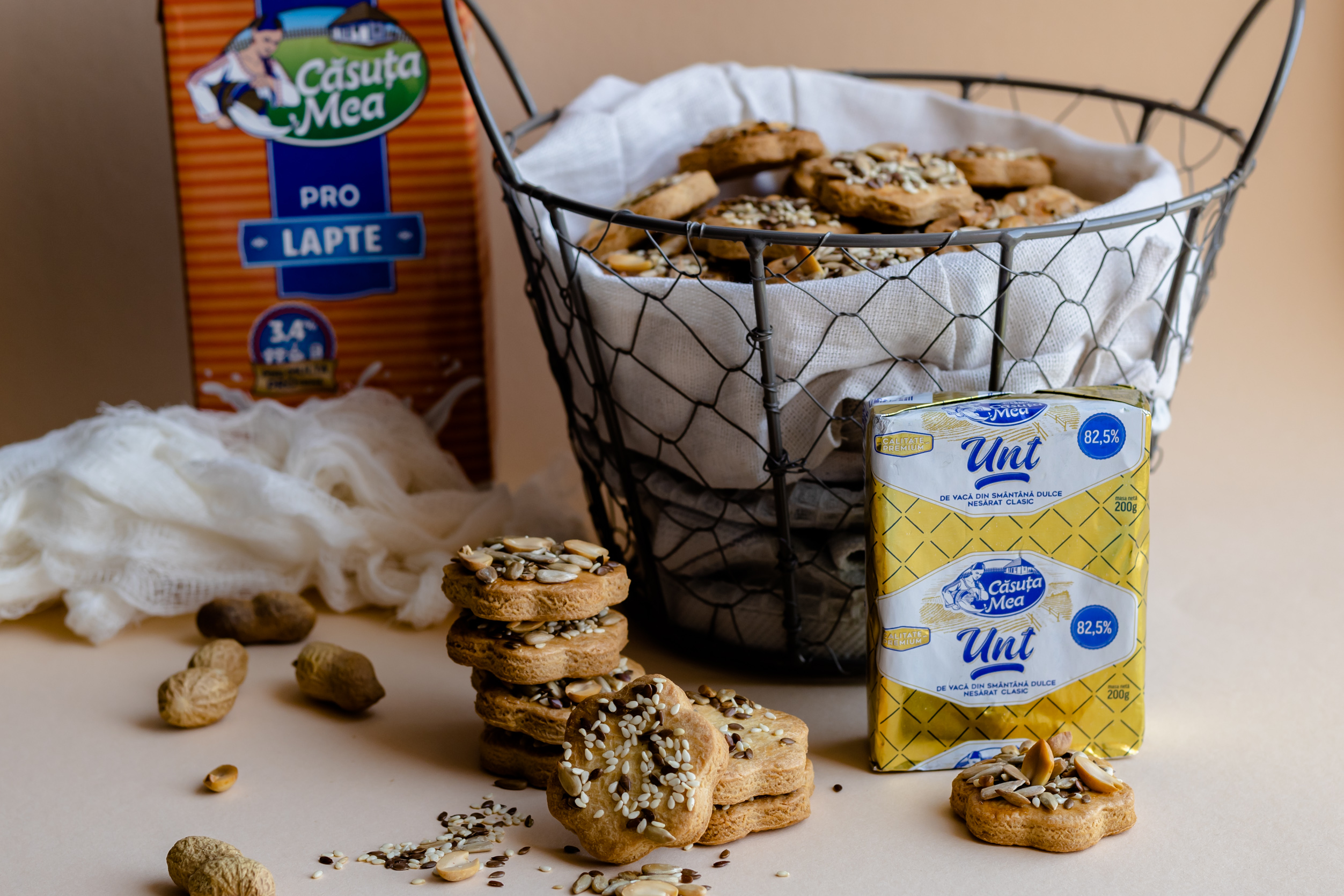 Печенье с семенами и арахисом