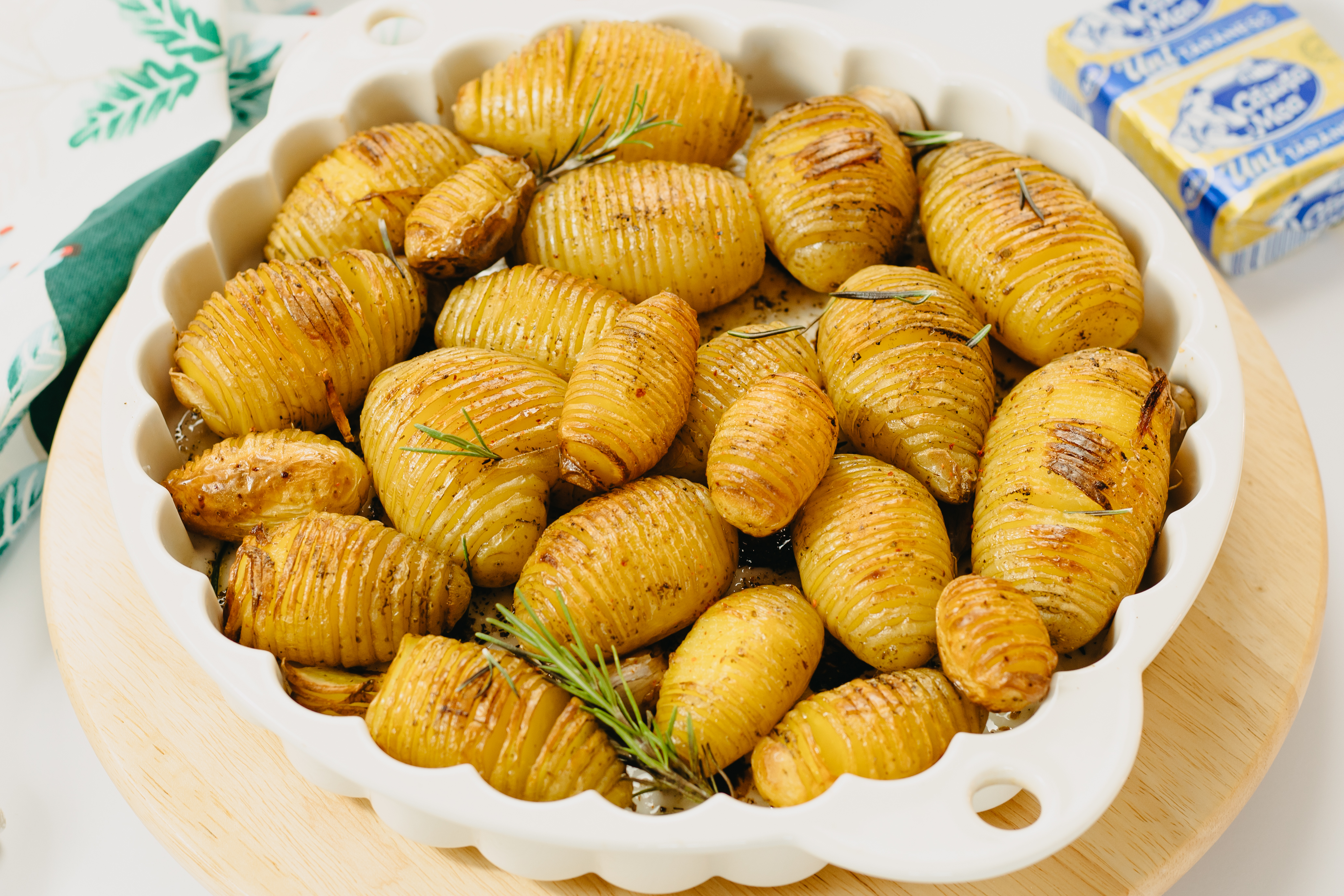 Crispy potatoes with butter