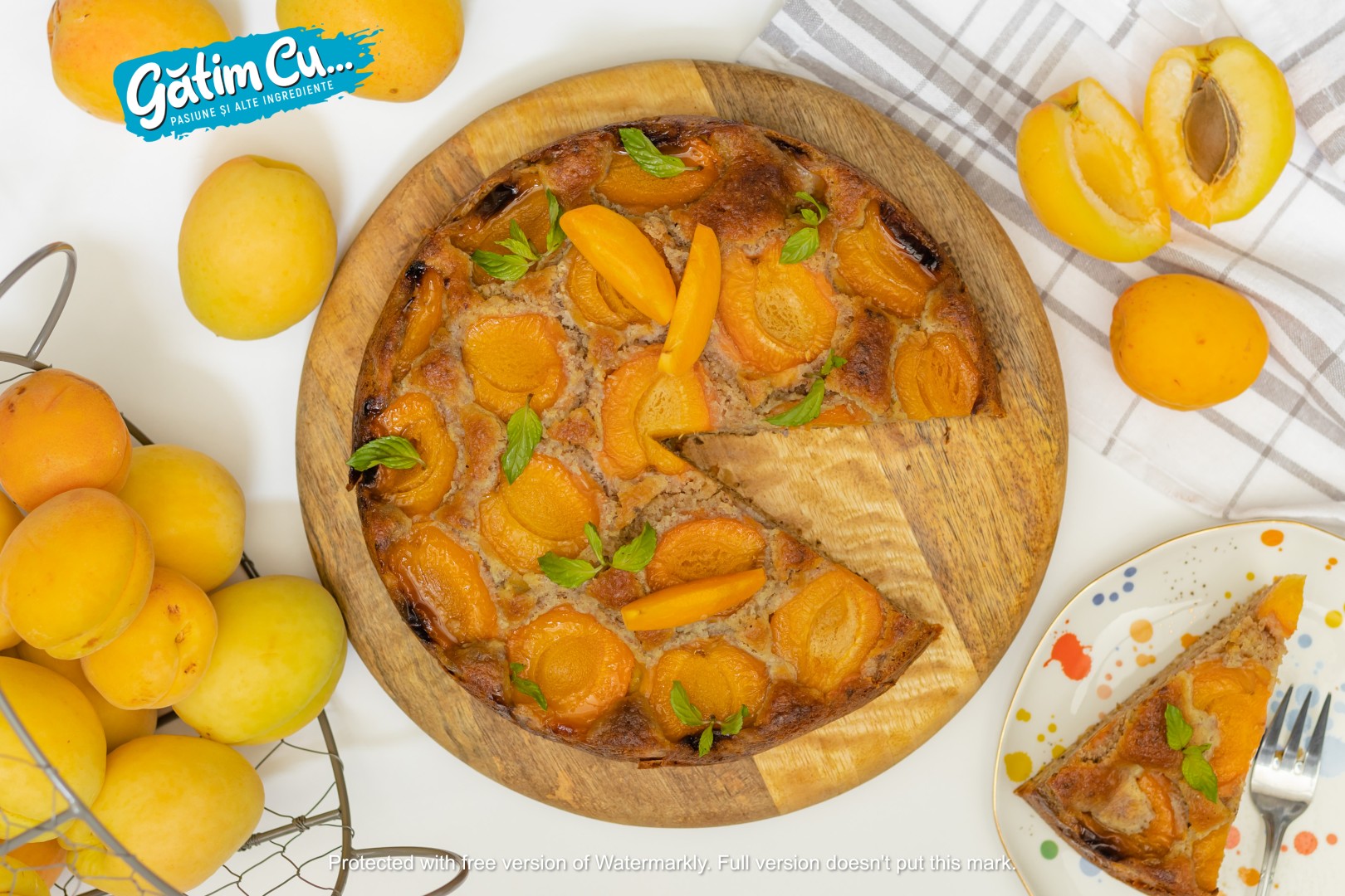 Торт с беконом и грецкими орехами