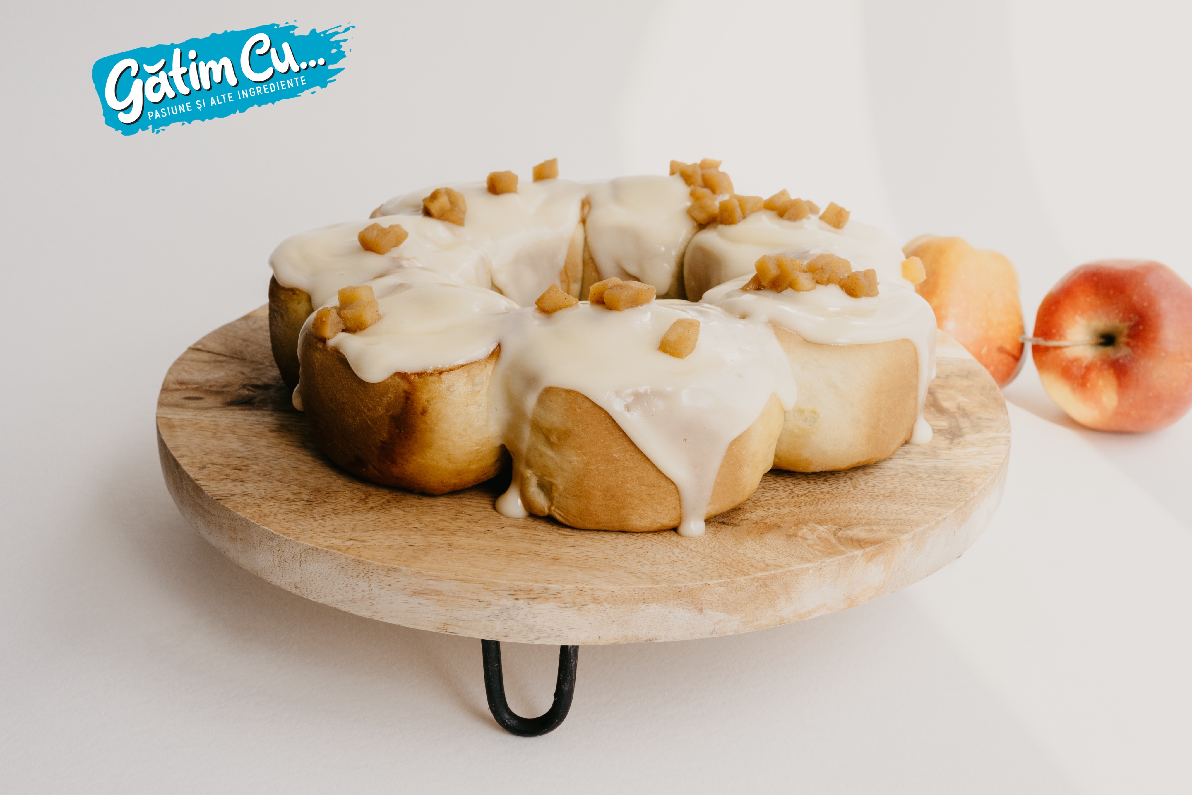 Булочки с корицей и яблоками