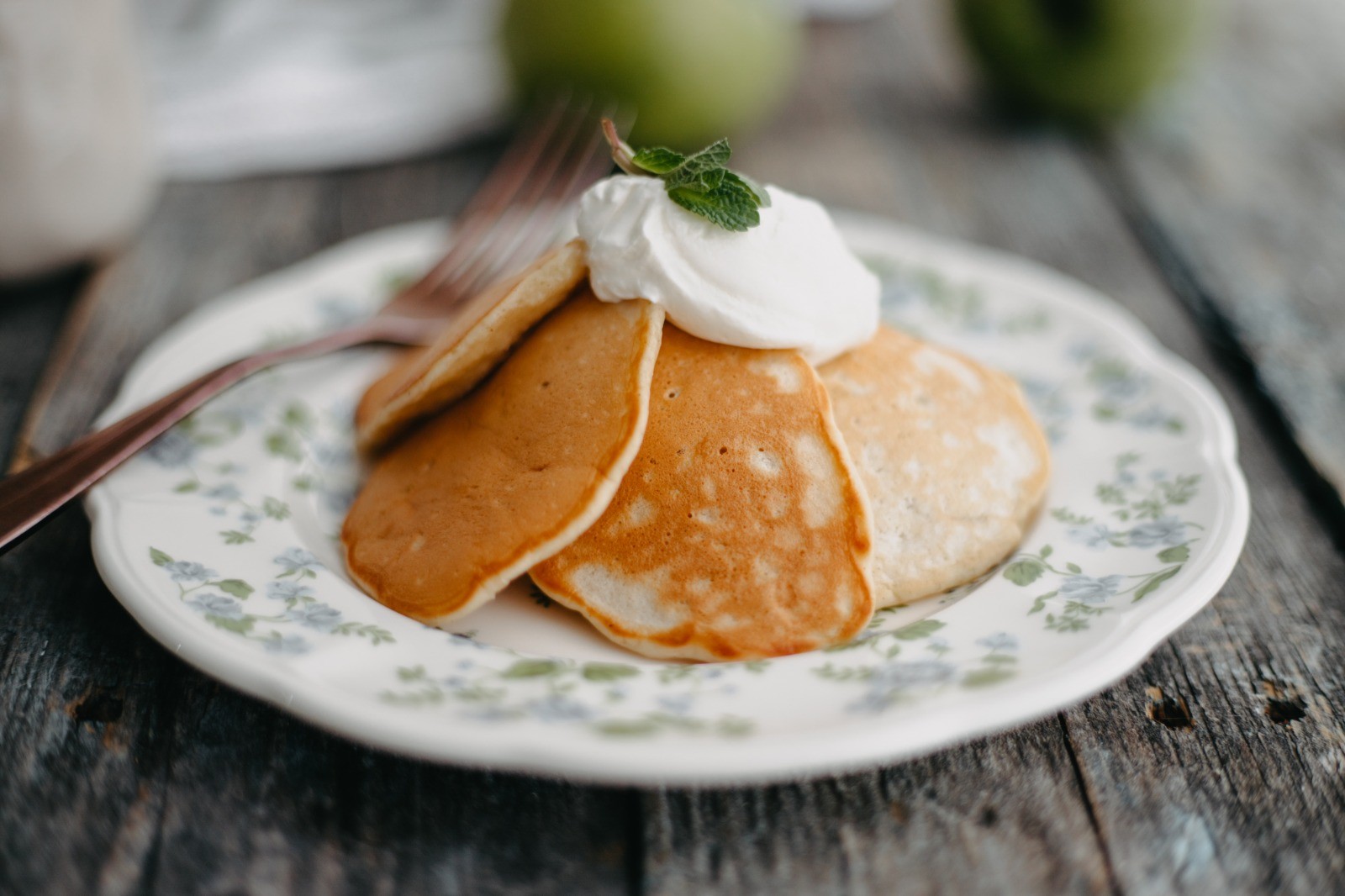 Russian pancakes (Oladii) with apples