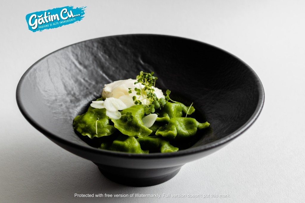 Вареники со шпинатом и сулугуни