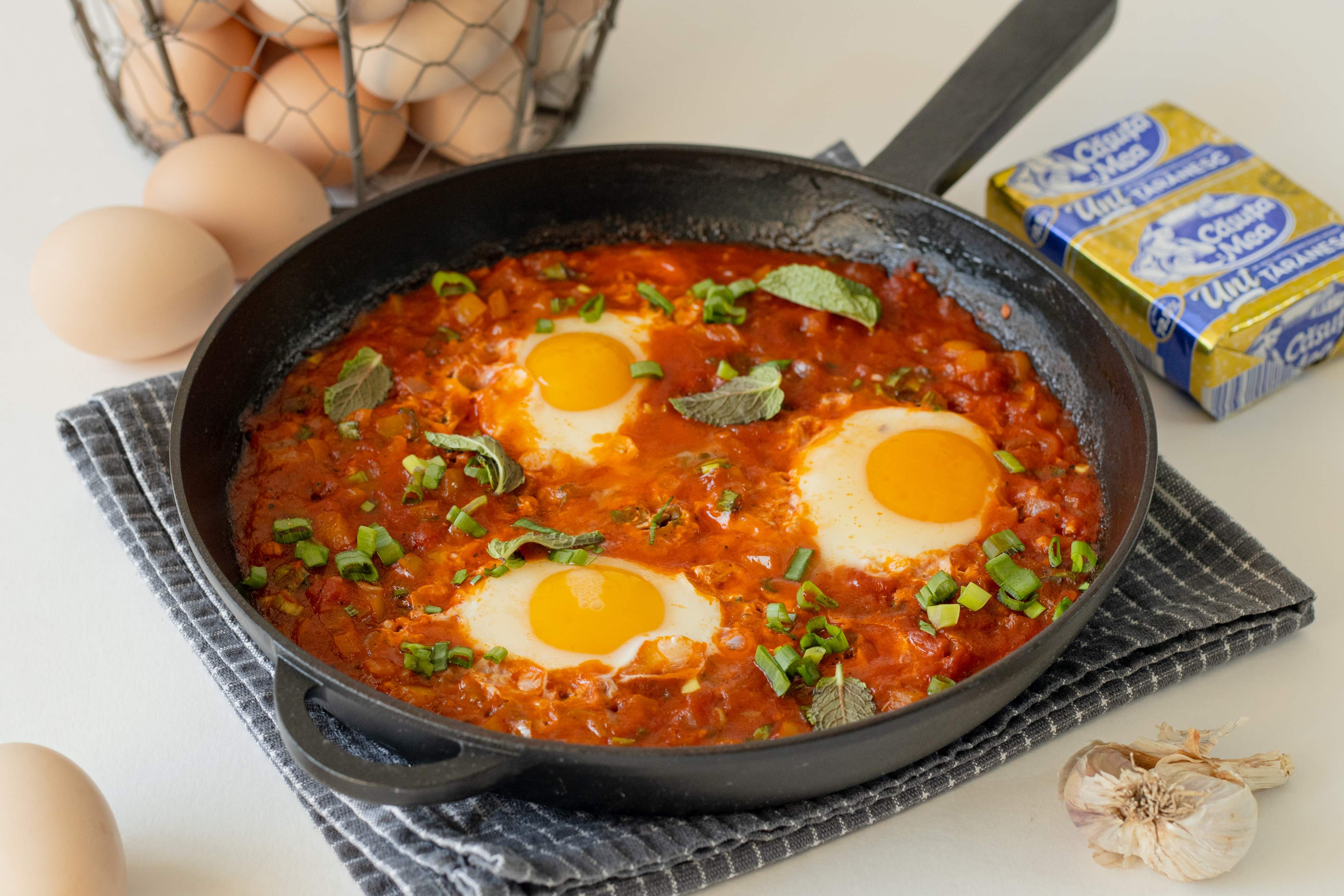 Turkish breakfast with eggs & vegetables (Menemen)