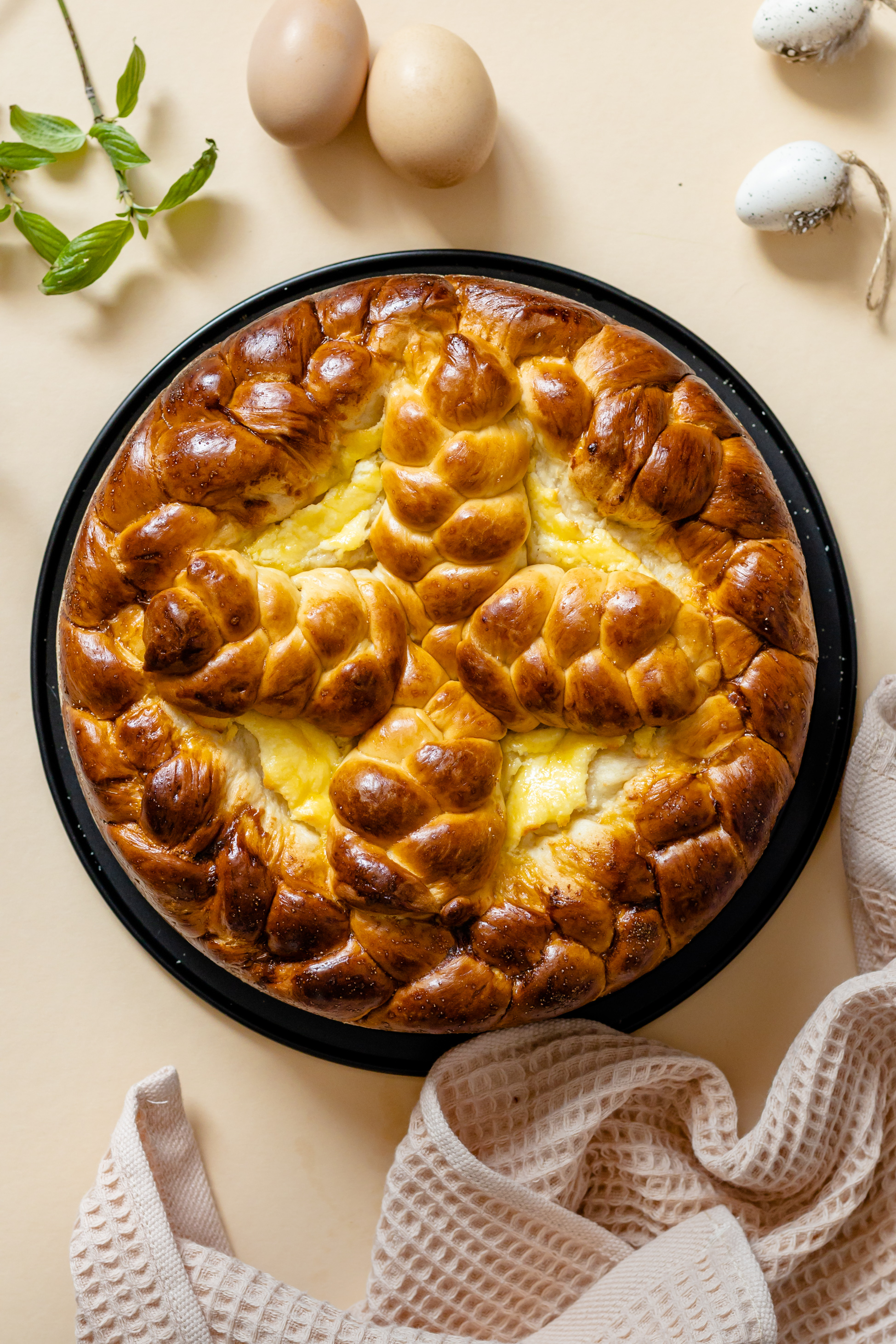 Пасха с сыром и изюмом