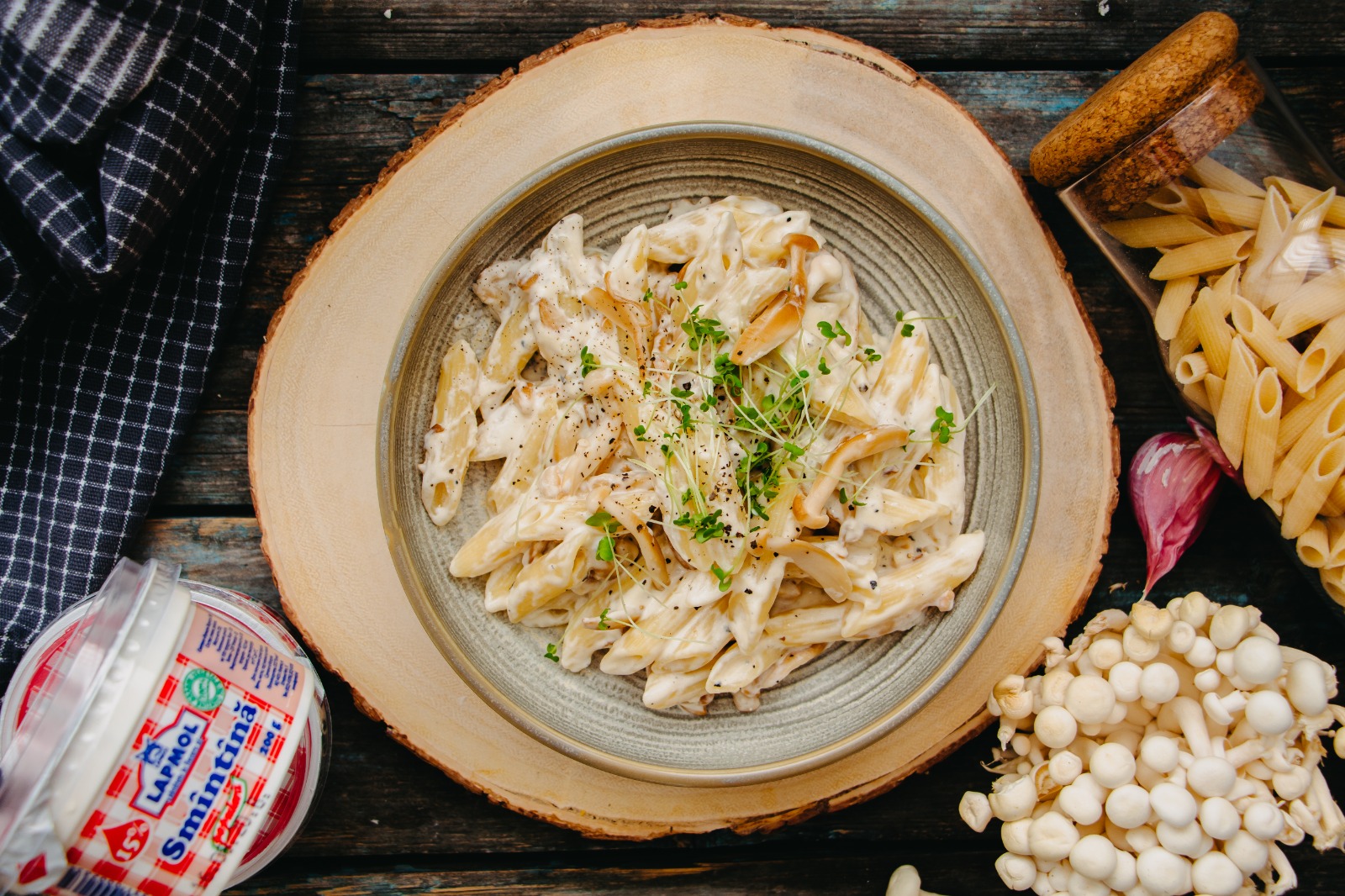 Паста с грибами и чесноком