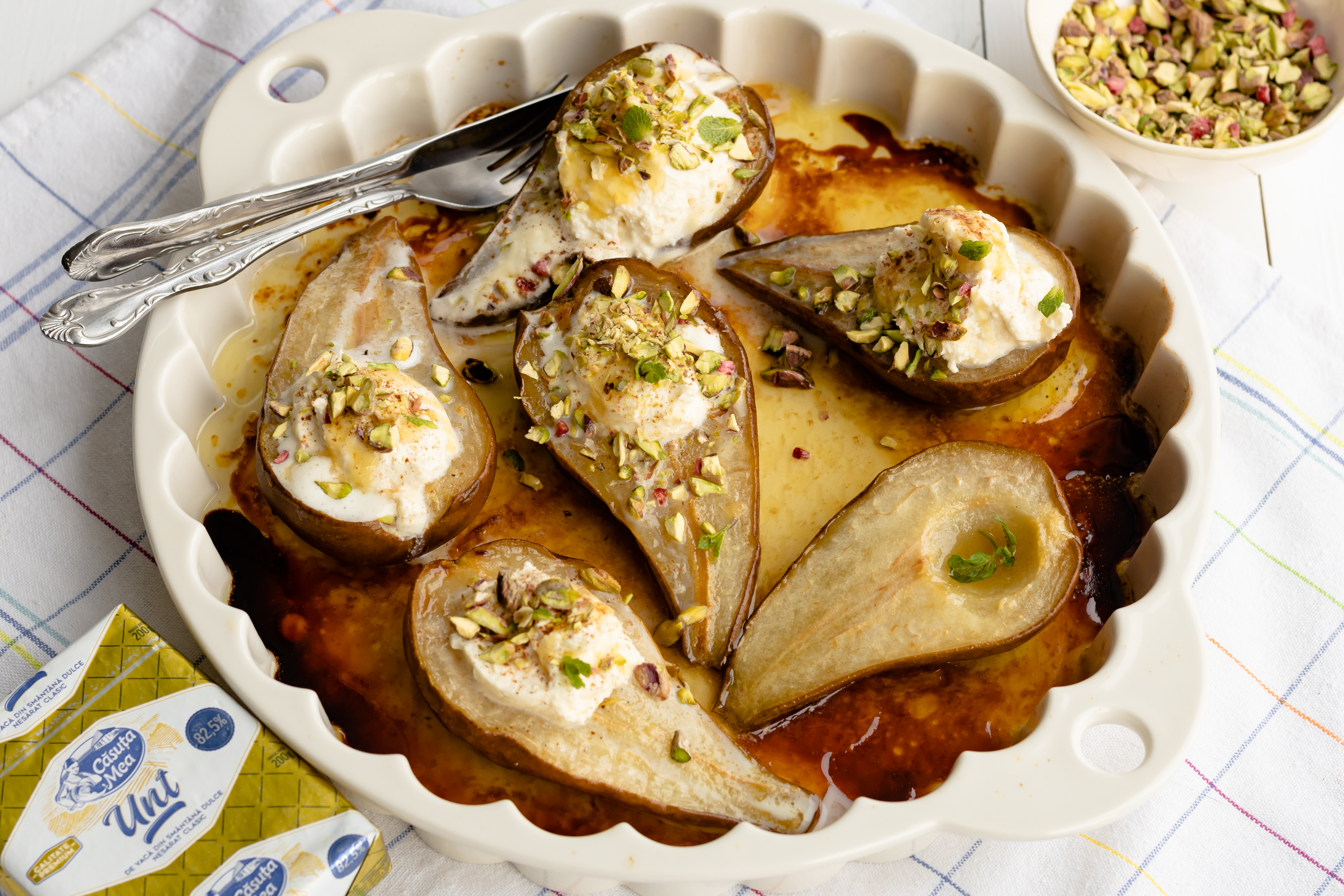 Запеченные груши с мелким сливками