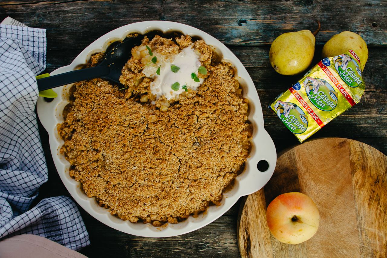 Crumble cu mere și pere
