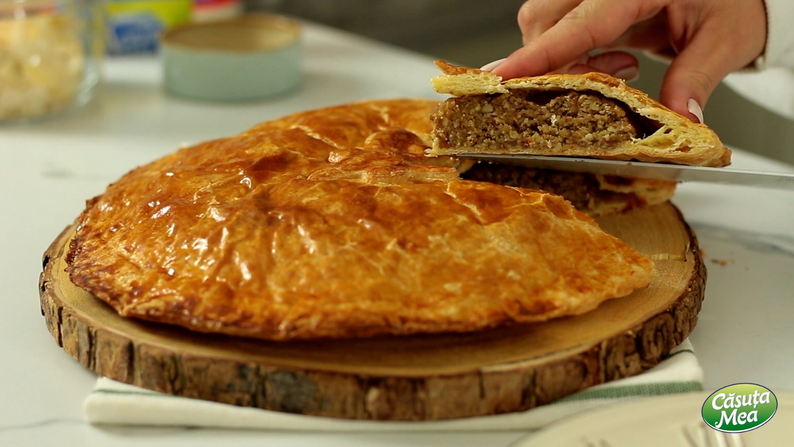 Plăcintă umplută cu nuci