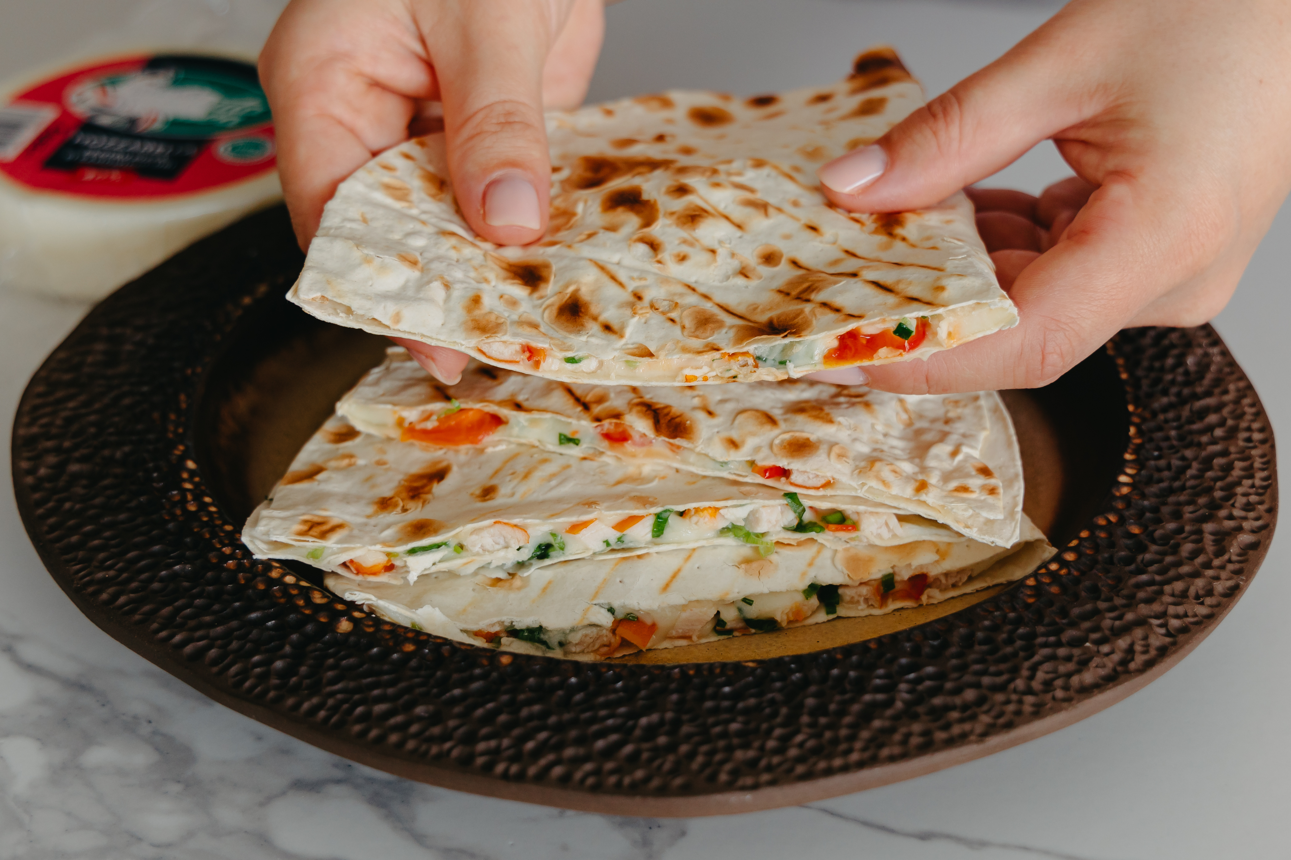 Кесадилья с курением и мозареллой