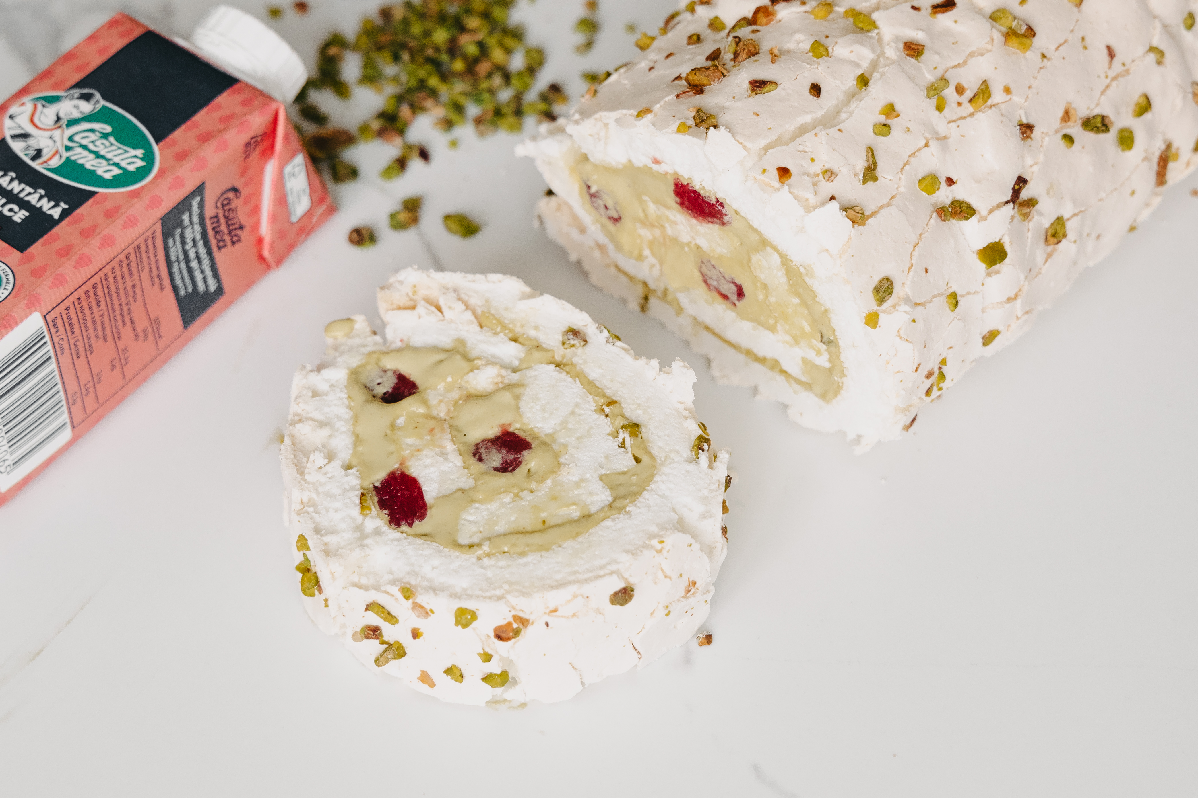 Rulade of honey with pistachios and raspberries