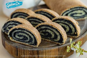 Roll with poppy seeds