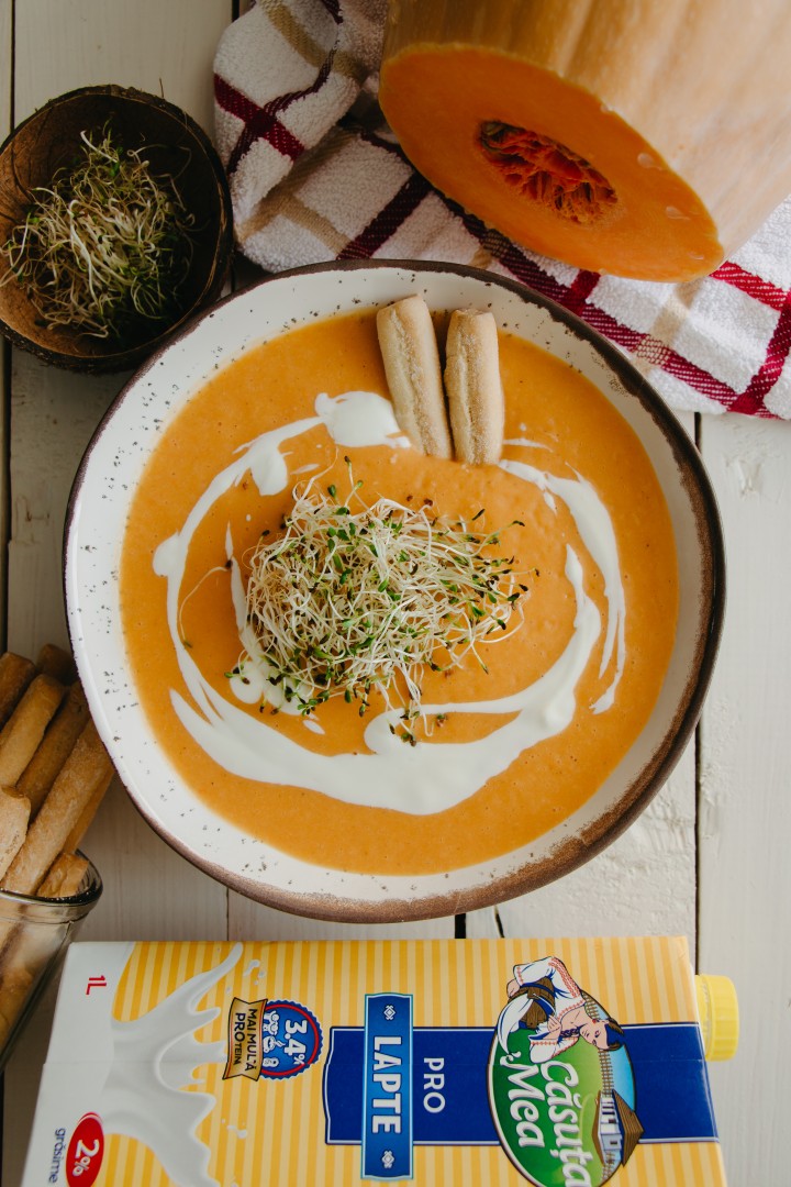 Supă cremă fină de dovleac cu lapte