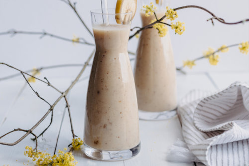 Smoothie cu banane și curmale