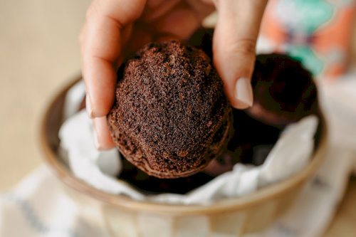 Cocoa shell biscuits