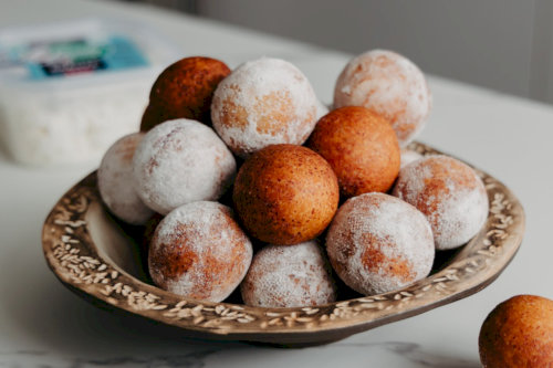 Donuts with cow cheese and cherry