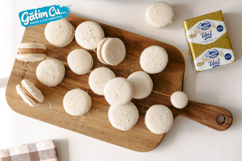 Macarons cu cocos & ciocolată