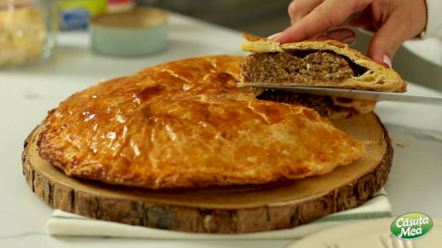 Plăcintă umplută cu nuci