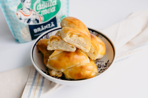 Spiral pies with cow cheese