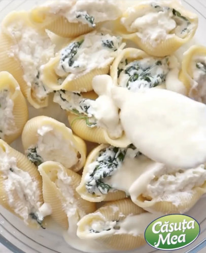 Creamy "clams" with ricotta and spinach