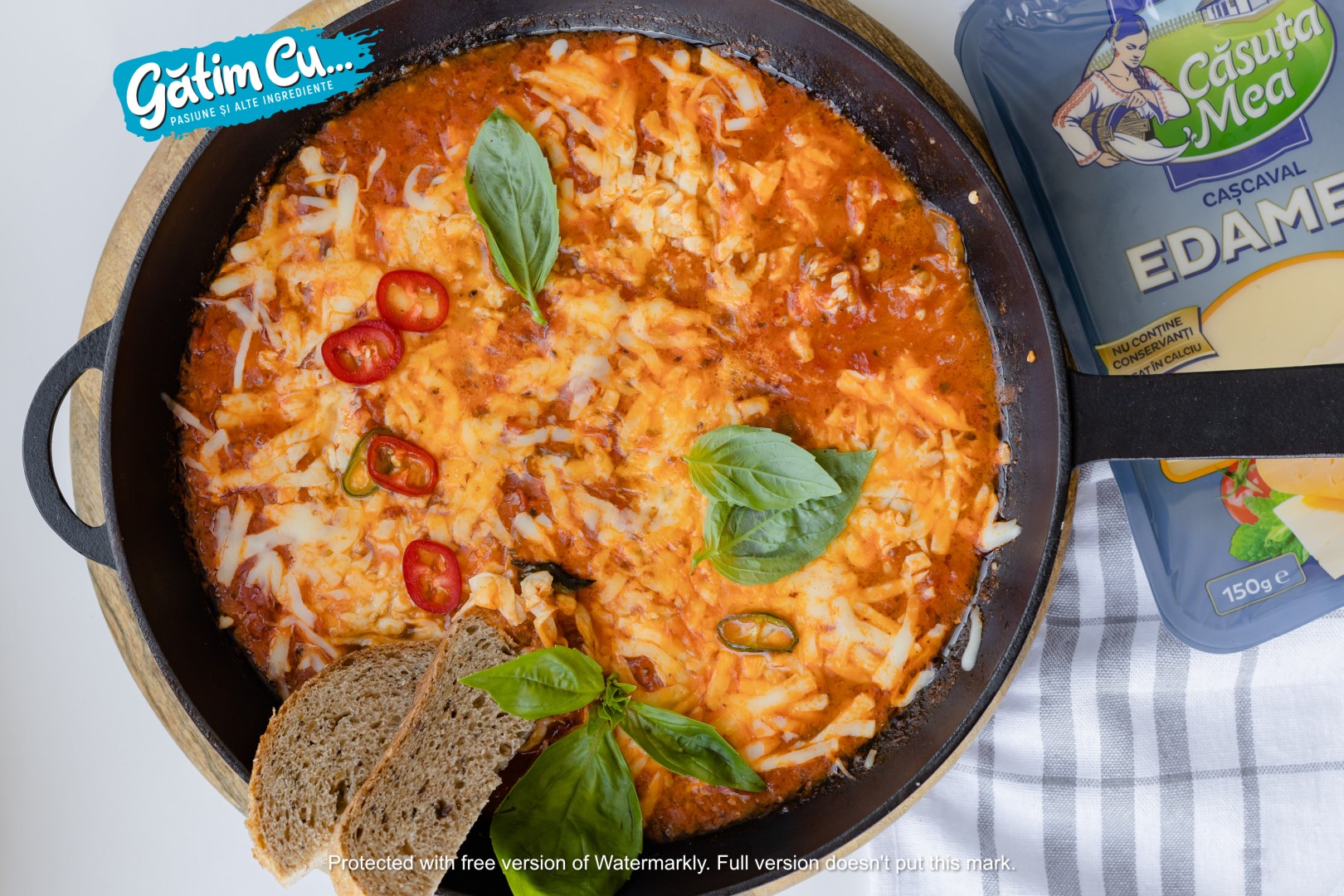 Stew with tomatoes, cheese and basil